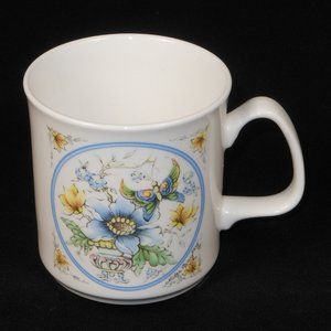 Coffee mug. Vintage Grosvenor UK Celandine & Butterfly Fine Bone China